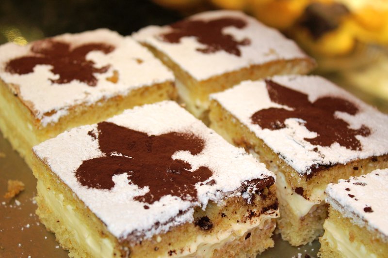 SCHIACCIATA FIORENTINA
