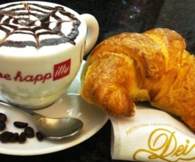 Un tuffo nel cappuccino